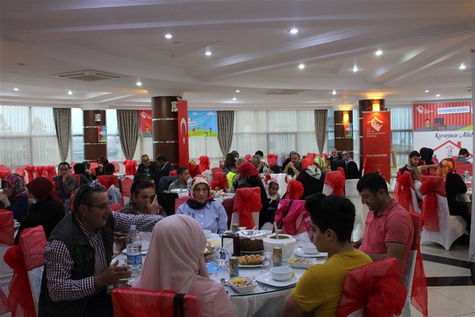 rize’de-koruyucu-aileler-iftarda-bulustu-(1).jpg