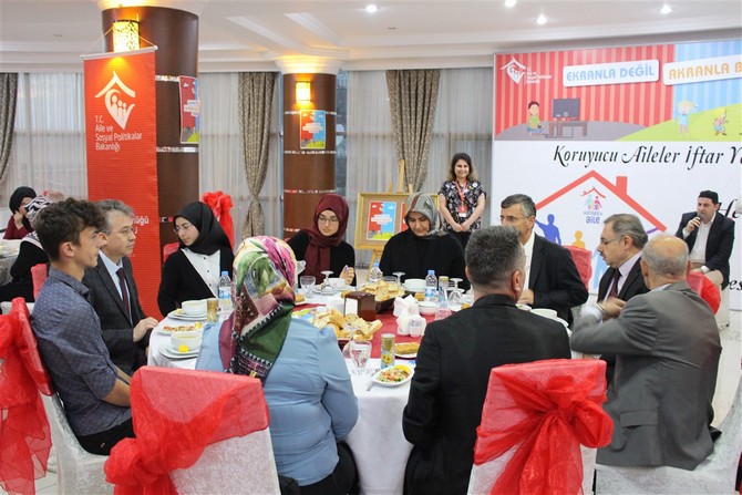 rize’de-koruyucu-aileler-iftarda-bulustu-(2).jpg