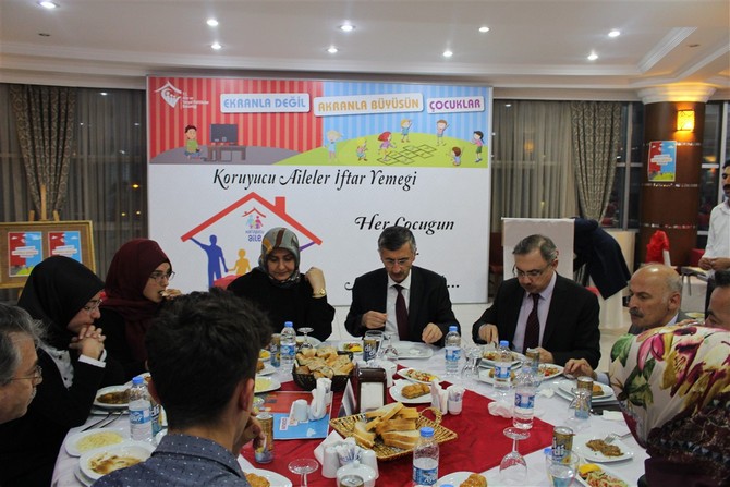 rize’de-koruyucu-aileler-iftarda-bulustu-(3).jpg