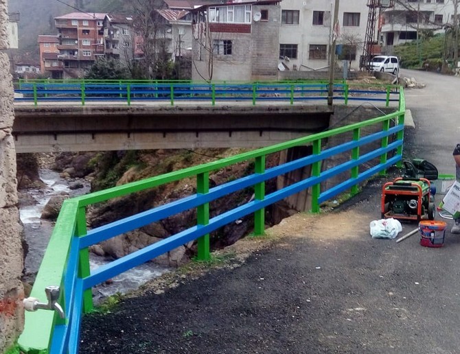 rize’de-koy-yollari-daha-guvenli-hale-geliyor-(8).jpg