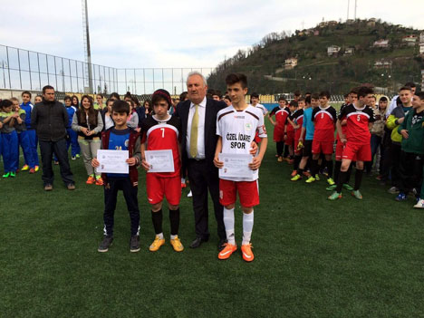 rize’de-kucukler-ve-yildizlar-futbol-il-biriciligi-sona-erdi4.jpg