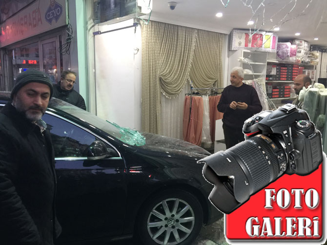 rize’de-luks-otomobil-dukkana-boyle-girdi.jpg rize’de-luks-otomobil-dukkana-boyle-girdi.jpg