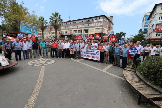 rize’de-memur-sen-ve-bagli-sendikalar,-kamu-gorevlileri-hakem-kuruluna-giden-5.-donem-toplu-sozlesme-gorusmeleriyle-ilgili-‘emege-saygi,-adalete-davet’-temasiyla-basin-aciklamasi-gerceklestirdi.--(1).jpg
