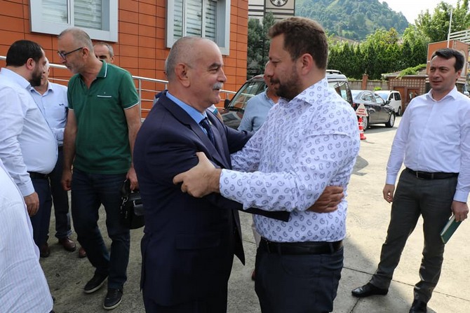 rize’de-muhtarlar-sorunlarini-iletti,-ak-partili-vekil-ve-yoneticilerden-care-aradi-(3).jpg