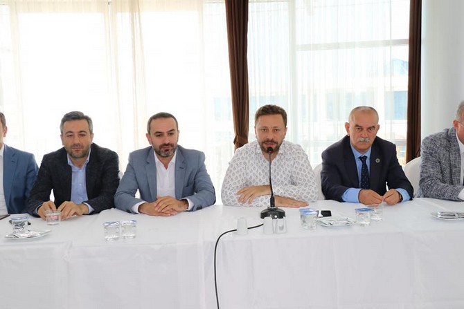 rize’de-muhtarlar-sorunlarini-iletti,-ak-partili-vekil-ve-yoneticilerden-care-aradi-(4).jpg