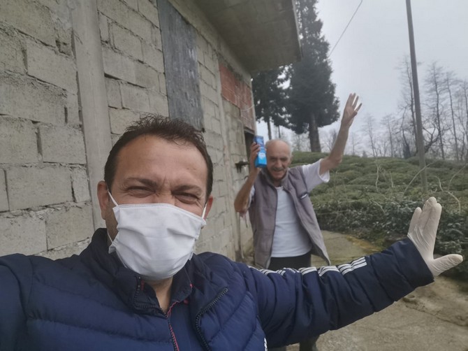 rize’de-muhtarlara-maske,-eldiven-ve-dezenfektan-malzemesi-dagitildi-(24).jpg
