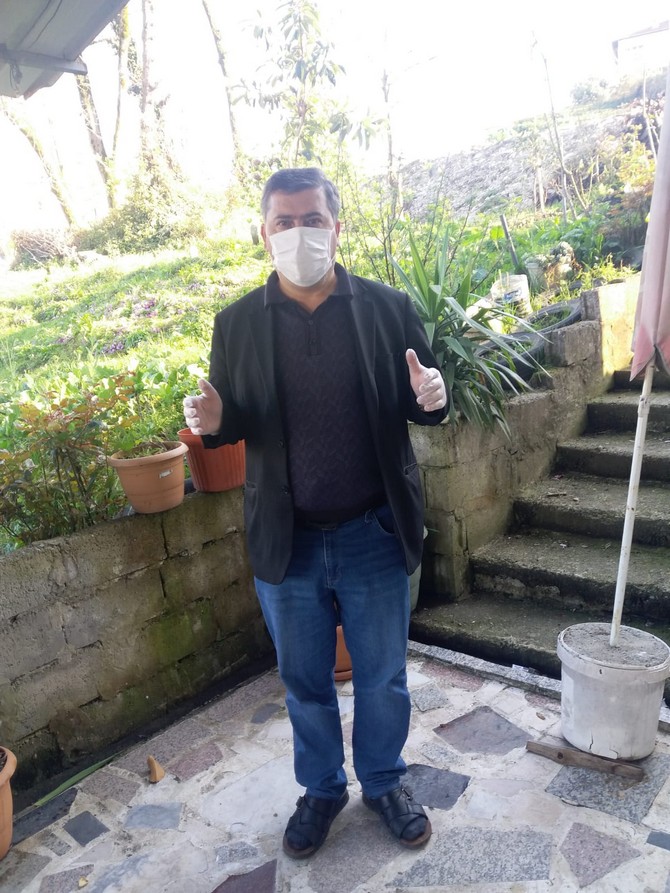 rize’de-muhtarlara-maske,-eldiven-ve-dezenfektan-malzemesi-dagitildi-(7).jpg