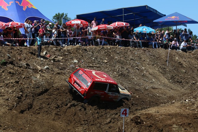 rize’de-off-road-yarislari-nefes-kesti--(10).jpg