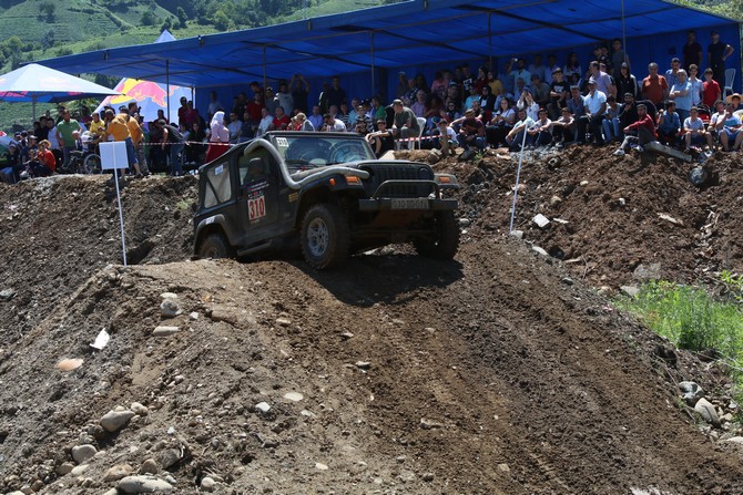 rize’de-off-road-yarislari-nefes-kesti--(8).jpg