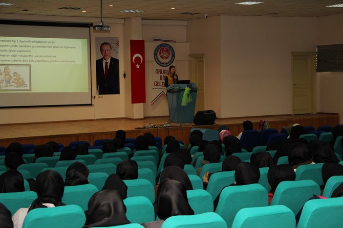 rize’de-ogrencilere-diyabet-egitimleri-verildi-(4).jpg