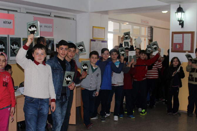 rize’de-ortaokul-ogrencileri-hikaye-kitabi-cikartti1.jpg rize’de-ortaokul-ogrencileri-hikaye-kitabi-cikartti1.jpg