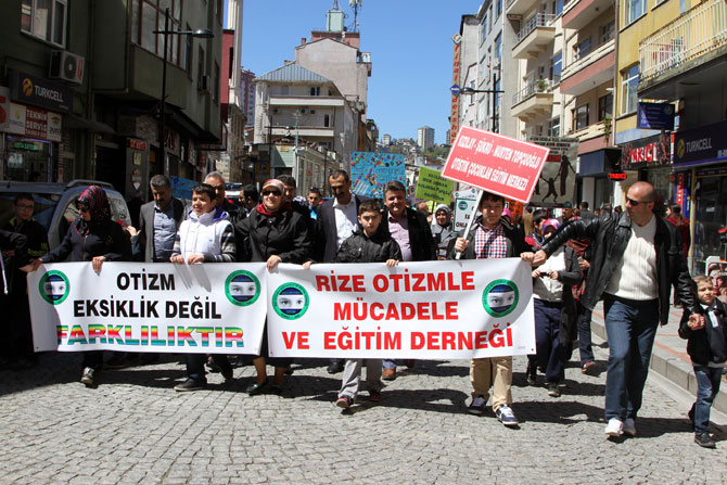 rize’de-otizmli-cocuklar-icin-yuruyus-duzenlendi12.jpg