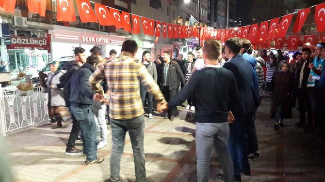 rize’de-referandum-sonuclarina-horonlu-kutlama-(5).jpg