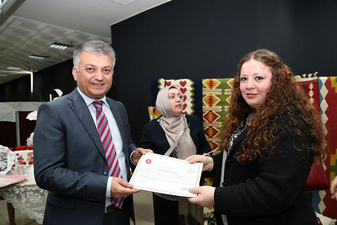 rize’de-renkli-yil-sonu-sergisi4.jpg rize’de-renkli-yil-sonu-sergisi4.jpg