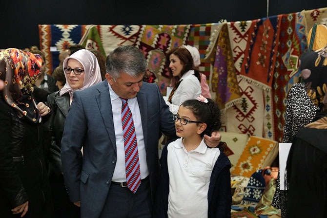 rize’de-renkli-yil-sonu-sergisi6.jpg rize’de-renkli-yil-sonu-sergisi6.jpg