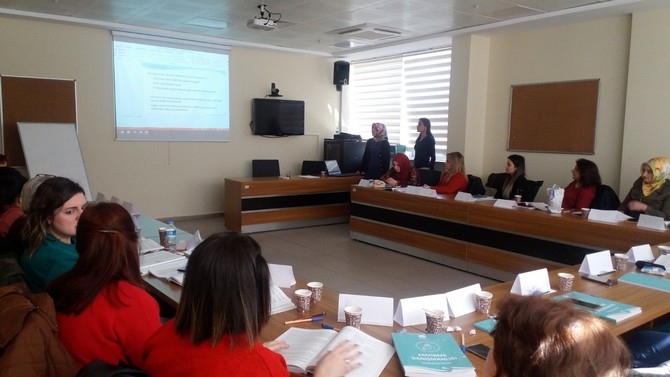 rize’de-saglik-calisanlarina-anne-sutu-ve-emzirme-danismanligi’’-egitimi-duzenlendi-(9).jpg
