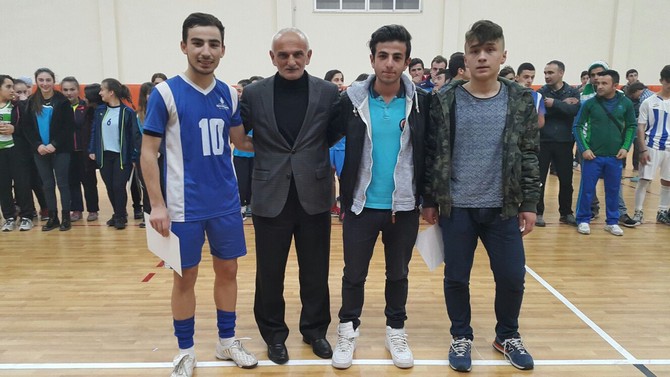 rize’de-salon-futbolunda-sampiyonlar-belli-oldu-(14).jpg