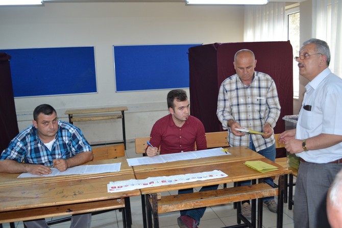 rize’de-sandiklar-kapandi-oylar-sayilmaya-baslandi-(8).jpg