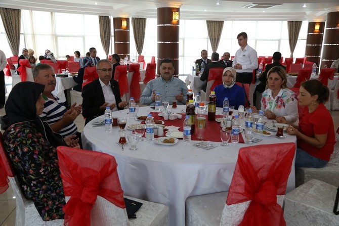 rize’de-sehit-aileleri-icin-yemek-duzenlendi-(10).jpg