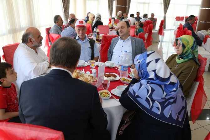 rize’de-sehit-aileleri-icin-yemek-duzenlendi-(4).jpg