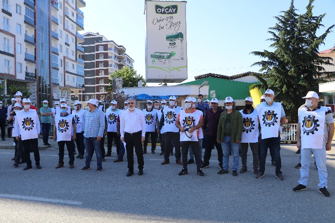 rize’de-sendika-uyesi-olduklari-icin-ise-cagrilmadiklarini-iddia-eden-11-cay-fabrikasi-iscisinin-hak-arama-mucadelesi-suruyor-(1).jpg