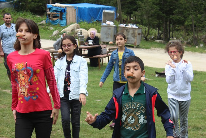 rize’de-toplum-destekli-polisten-cocuklara-yayla-gezisi-(2).jpg