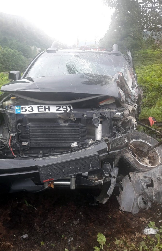 rize’de-trafik-kazasi-2-yarali-(1)-002.jpg