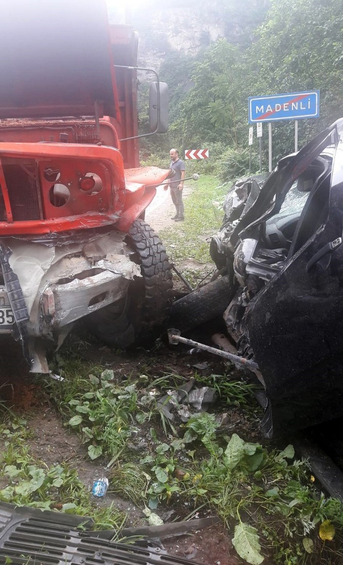 rize’de-trafik-kazasi-2-yarali-(2)-001.jpg