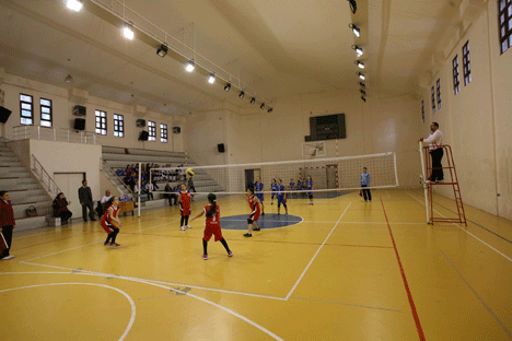 rize’de-voleybol-kucukler-il-birinciligi-sona-erdi-1.gif