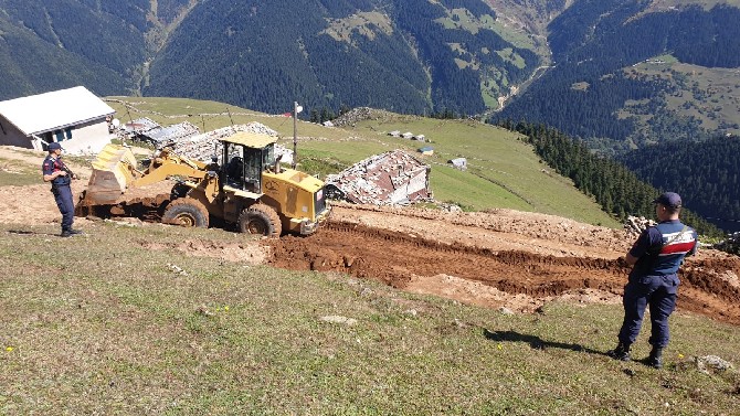rize’de-yaylada-kacak-insaat-baslamadan-durduruldu-(1).jpg