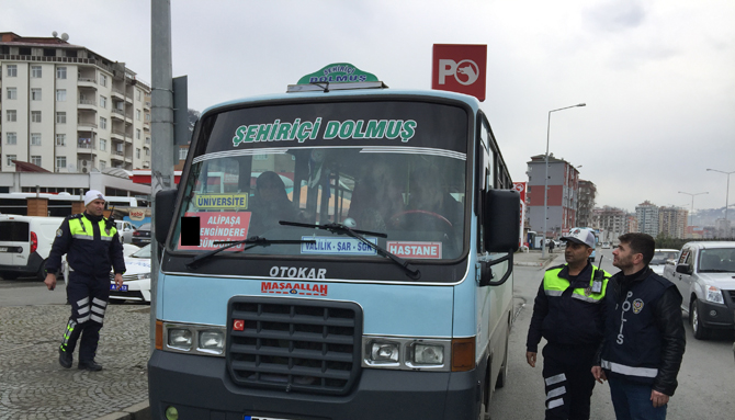 rize’de-yolcu-gibi-davranan-trafik-polisleri-denetimde-3.jpg