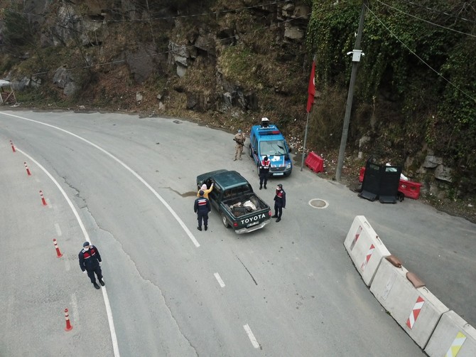 rize’de-yolculara-koronavirus-taramasi-yapildi-(11).jpg