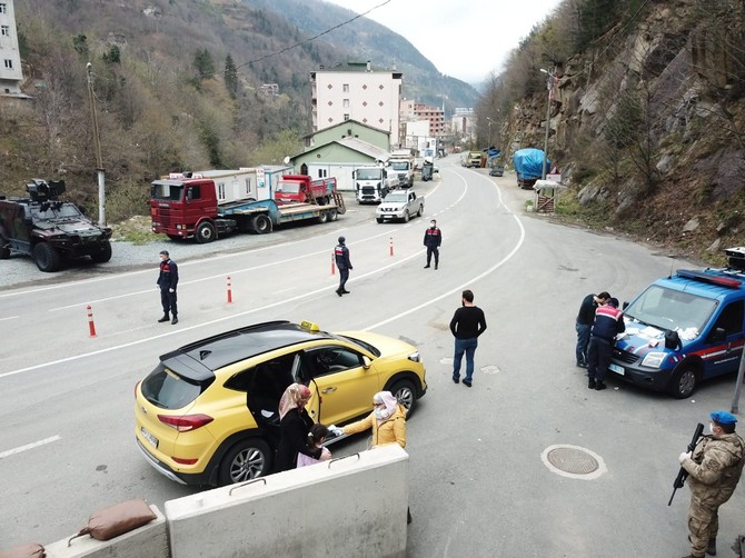 rize’de-yolculara-koronavirus-taramasi-yapildi-(2).jpg