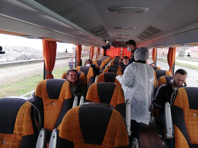 rize’de-yolculara-koronavirus-taramasi-yapildi-(3).jpg