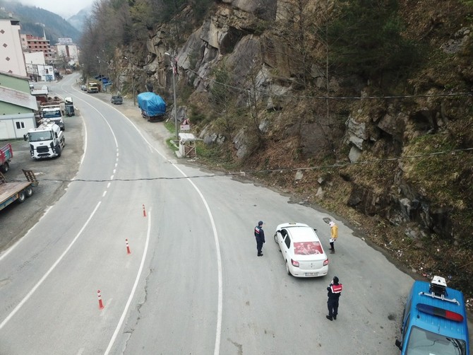 rize’de-yolculara-koronavirus-taramasi-yapildi-(6).jpg