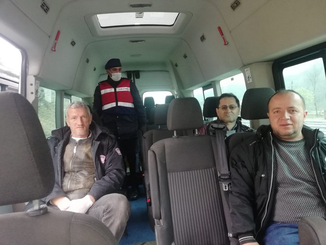 rize’de-yolculara-koronavirus-taramasi-yapildi-(7).jpg