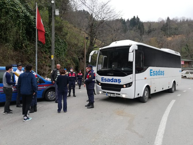 rize’de-yolculara-koronavirus-taramasi-yapildi-(9).jpg