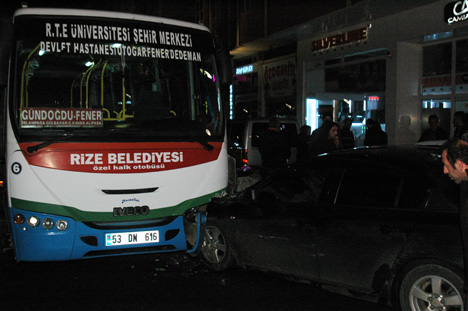 rize’deki-kazada-otomobil-surucusu-olumden-dondu-1.jpg rize’deki-kazada-otomobil-surucusu-olumden-dondu-1.jpg