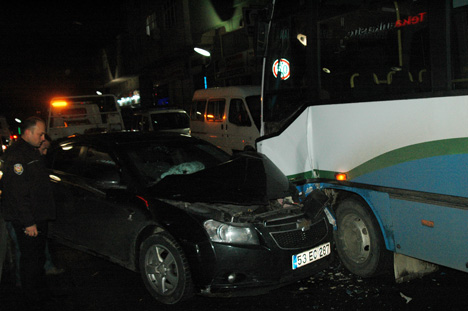 rize’deki-kazada-otomobil-surucusu-olumden-dondu-3.jpg rize’deki-kazada-otomobil-surucusu-olumden-dondu-3.jpg