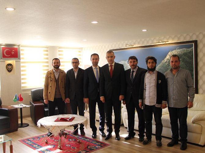 rize’nin-ak-genclerinden-emniyet-muduru-altug-verdiye-ziyaret-1.jpg