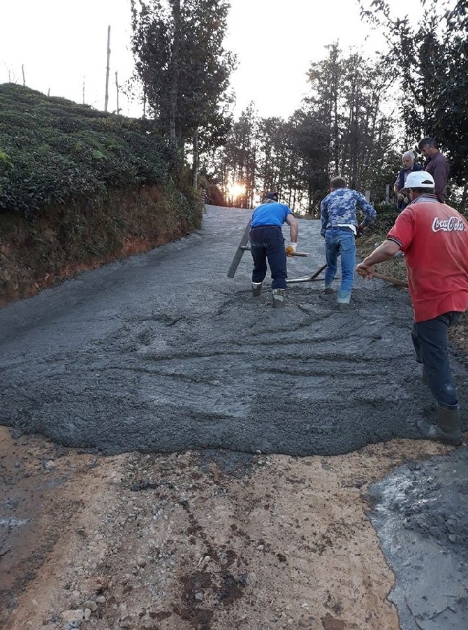 rize’nin-ardesen-ilcesine-bagli-kurtulus-koyu’nde-yol-sorunu-cozuldu-(4).jpg