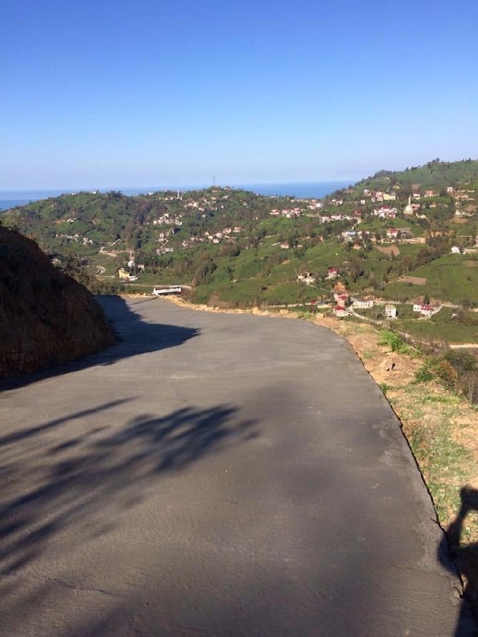 rize’nin-ardesen-ilcesine-bagli-kurtulus-koyu’nde-yol-sorunu-cozuldu-(7).jpg