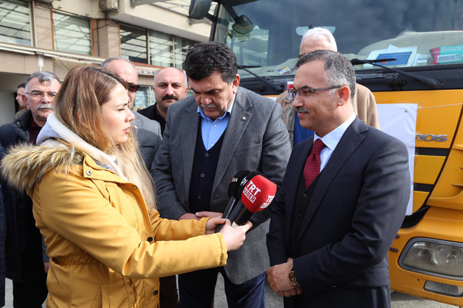 rize’nin-deprem-bolgesi-icin-hazirladigi-yardim-tiri-yola-cikti-053.jpg