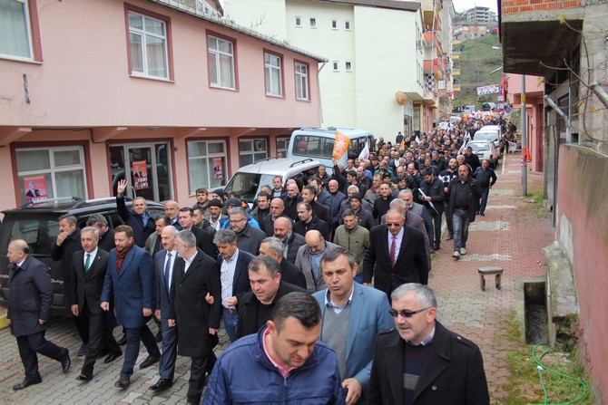 rize’nin-derepazari-ve-ikizdere-ilcesinde-gerceklestirilen-ak-parti-sevgi-yuruyuslerinde-cosku-ve-kalabalik-hakimdi-(8).jpg