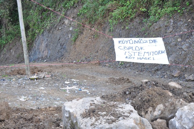 rize’nin-findikli-ilcesinde-koylerinde-yapilacak-olan-cop-depolama-tesisini-istemeyen-yenikoy-sakinleri-olaya-pankartla-tepki-gosterdi-(1).jpg
