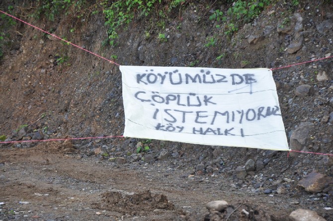 rize’nin-findikli-ilcesinde-koylerinde-yapilacak-olan-cop-depolama-tesisini-istemeyen-yenikoy-sakinleri-olaya-pankartla-tepki-gosterdi-(2).jpg