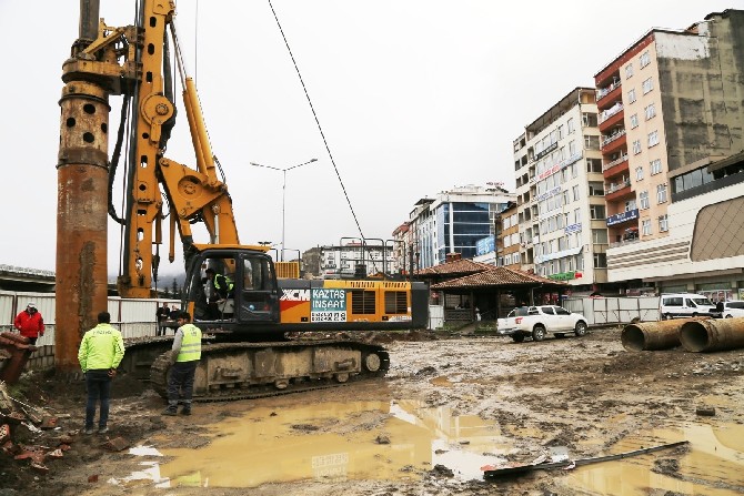 rize’nin-kentsel-donusumu-icin-ilk-fore-kaziklar-cakilmaya-basladi-(3).jpg
