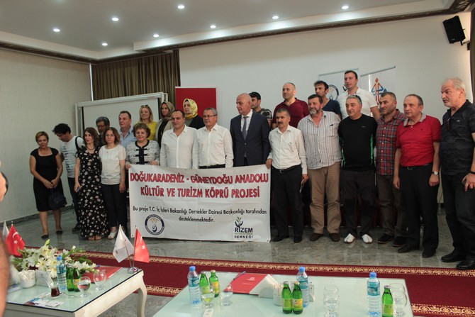 rize’nin-turizm-elcileri-turizm-kopru-projesi-kapsaminda-guneydogu’da-(5).jpg