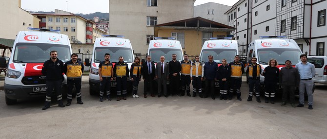 rize’ye-5-yeni-4x4-ambulans-(1).jpg