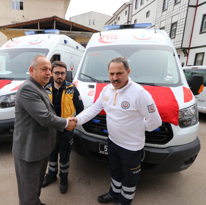 rize’ye-5-yeni-4x4-ambulans-(4).jpg